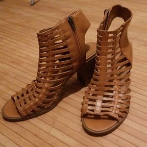 Open toe heeled sandals